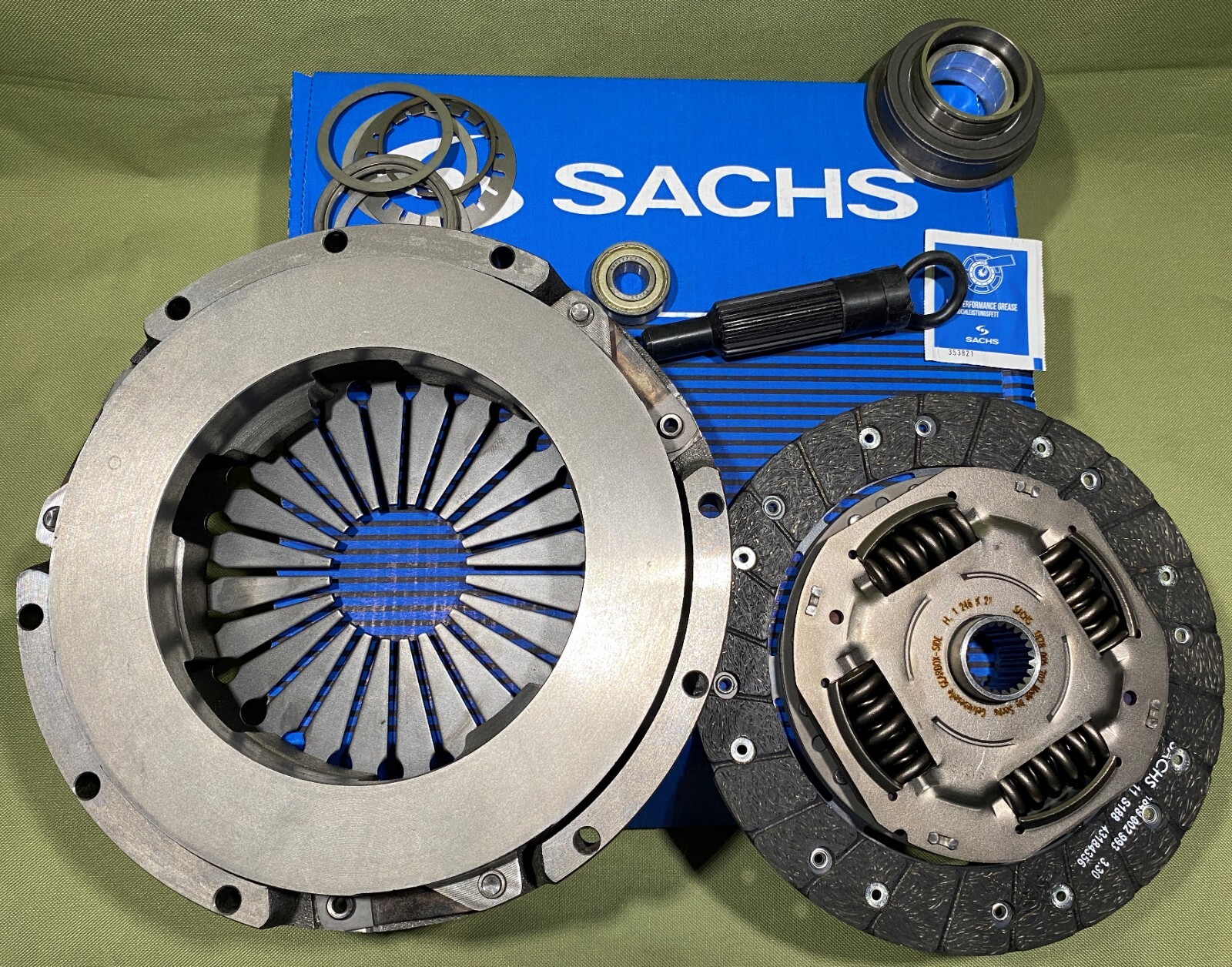 SACHS PORSCHE 944 / 924S NEW OEM TYPE CLUTCH KIT, 1981-91