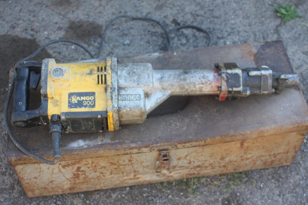 Kango 900 Electric Jackhammer w/box