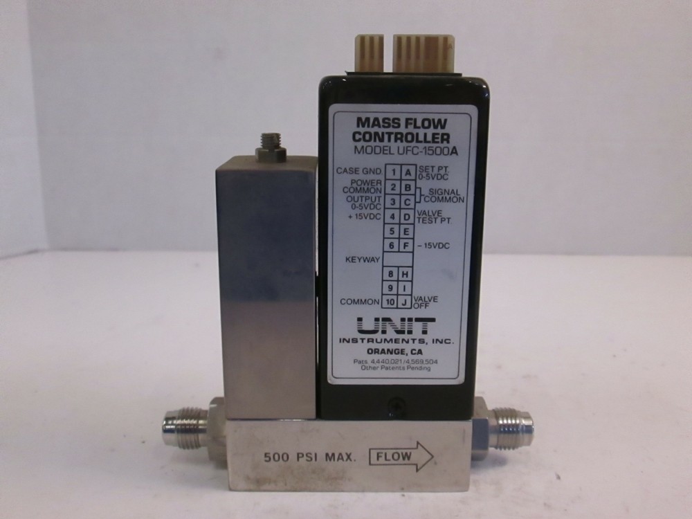 Unit UFC-1500A Oxygen (O2) Mass Flow Controller, 200 SCCM