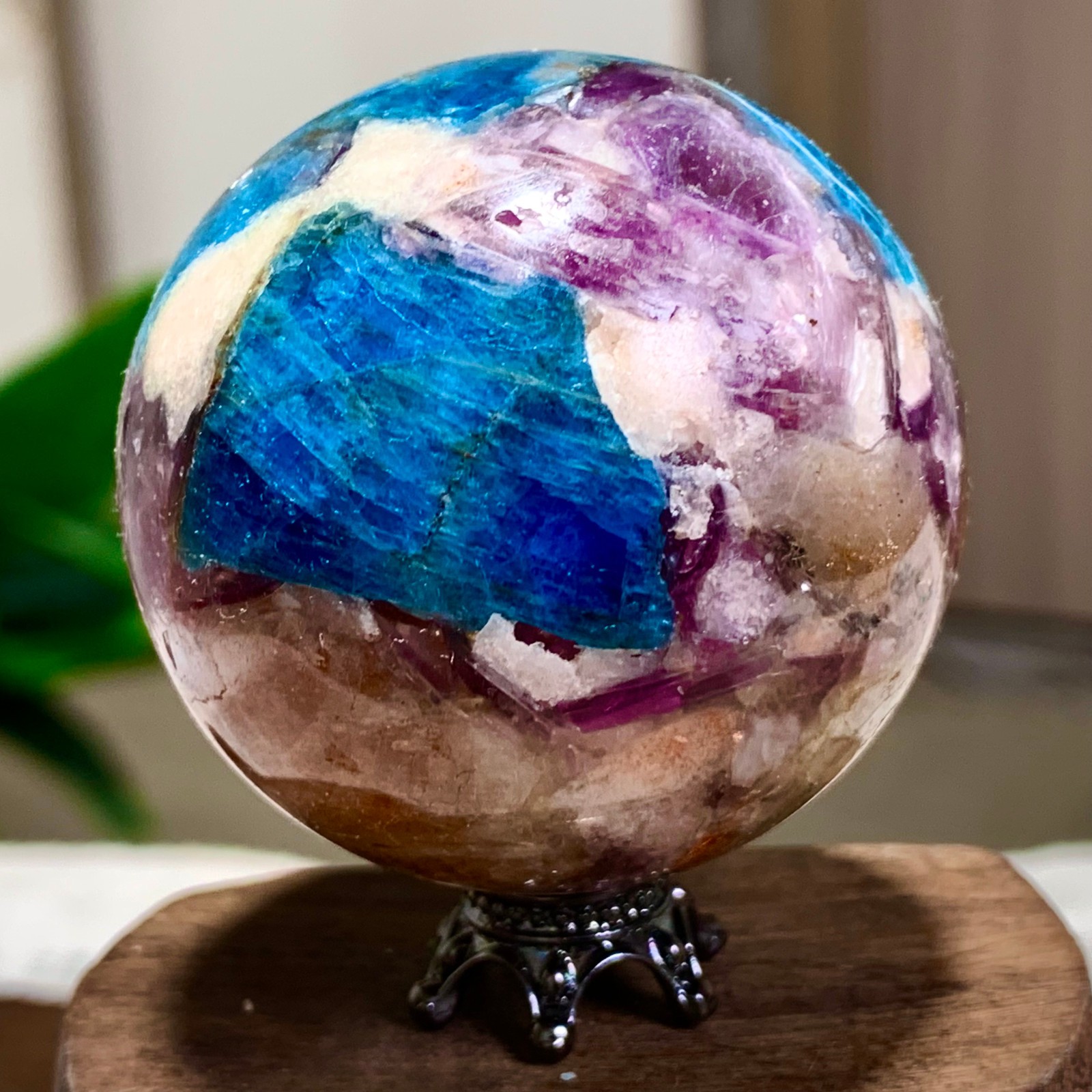 114G Natural Blue Aptite +Sun Stone purple lepidolite Sphere mineral sample