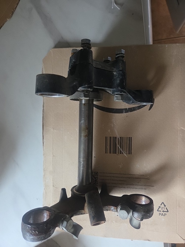 Yamaha RD200 A B sreering Yokes