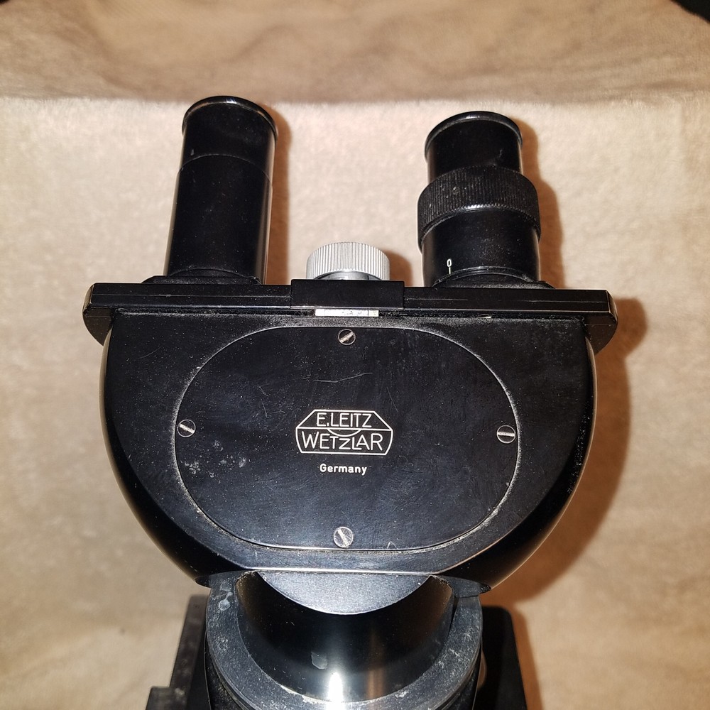 Vintage Ernst E Leitz WETZLAR GmbH Binocular Microscope with case GERMANY TESTED
