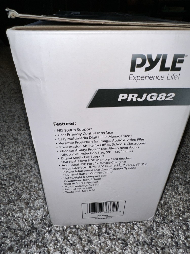 BNIB Pyle Compact Multimedia Projector PRJG82 Adjustable Screen Internal Speaker
