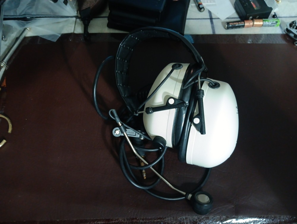 Peltor Model 7003 Aviation Headset