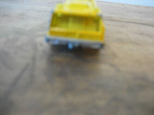 siku crane #1623 toy (missing moveable crane)