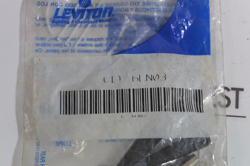 1 NEW Leviton 6LN03 Multimode Threaded Connector Fiber Patch