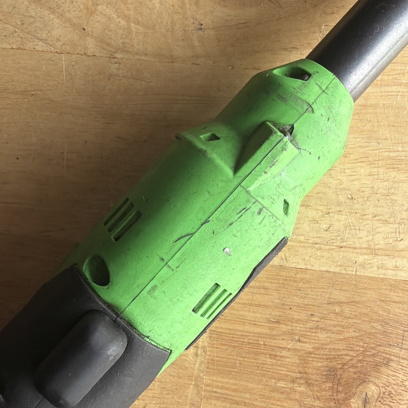 Snap On Tools Cordless Long Neck Ratchet 1/4" Drive Green W/ 1 Battery CTR717G