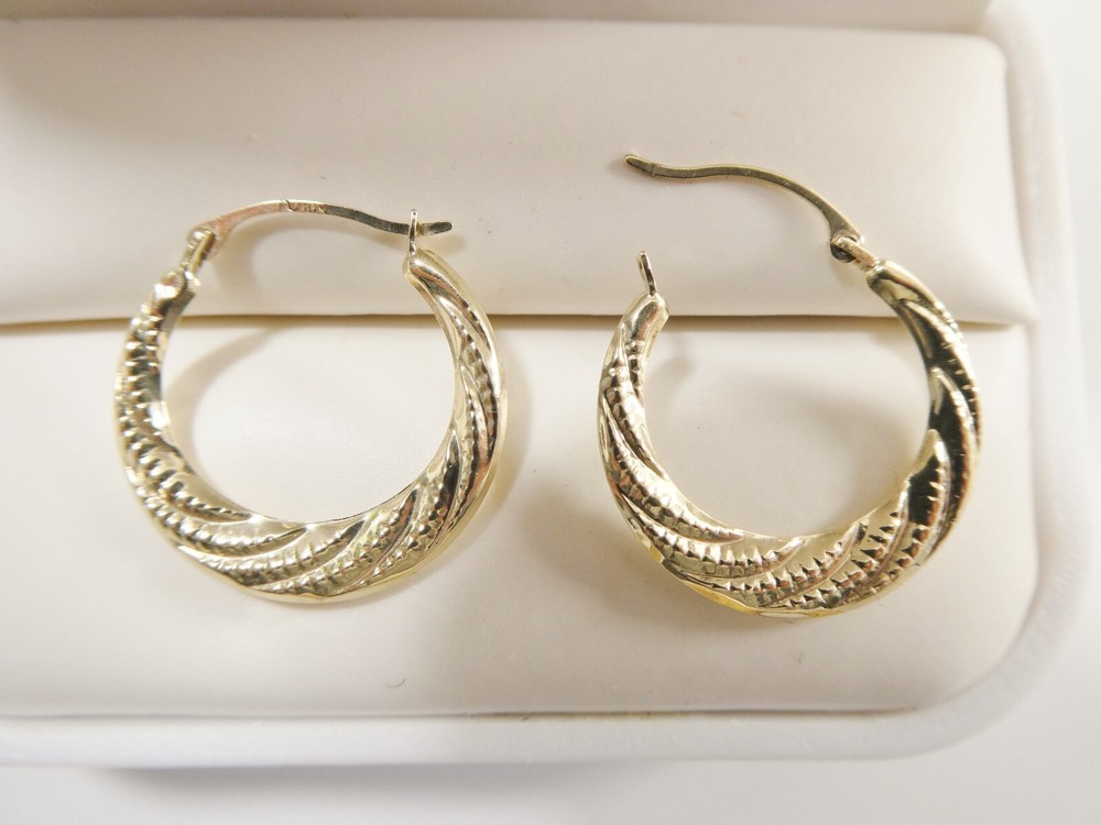 REAL 10K SOLID YELLOW GOLD CLASSIC DESIGN EARRINGS