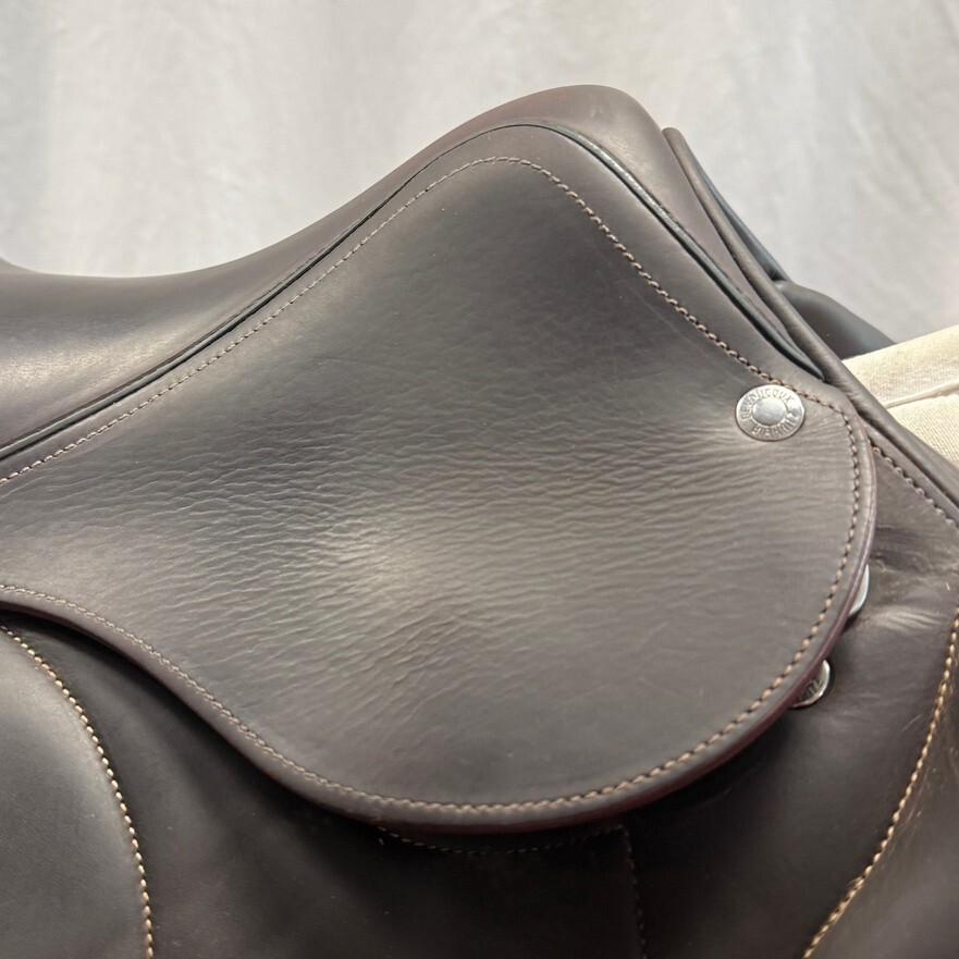 Used Devoucoux Chiberta S - Size 17" Monoflap Jump Saddle Brown
