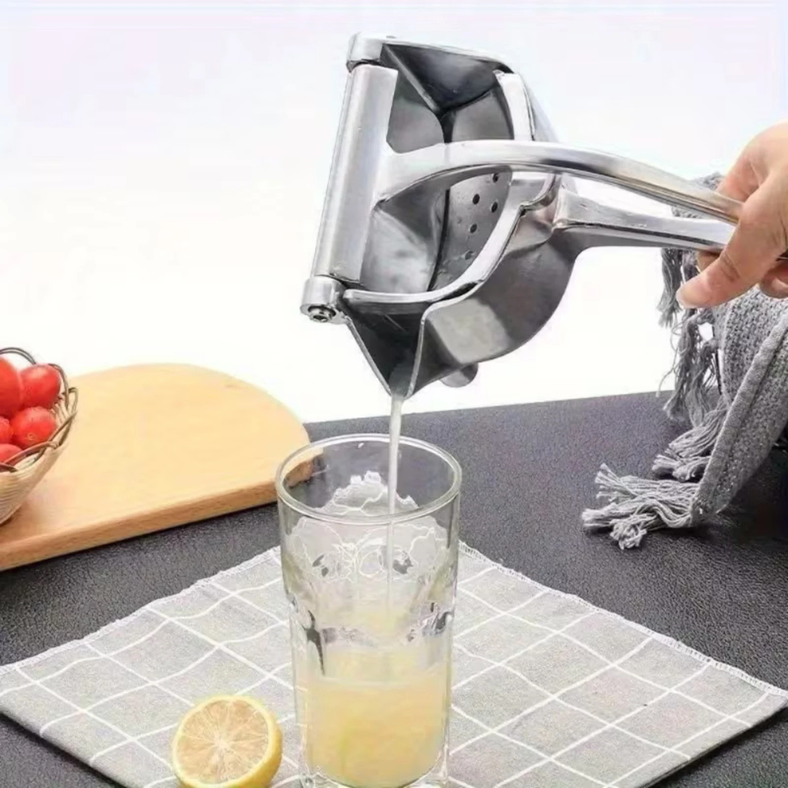Heavy Duty Metal Manual Juicer Fruit Juice Squeezer for Pressing Lemons Oranges