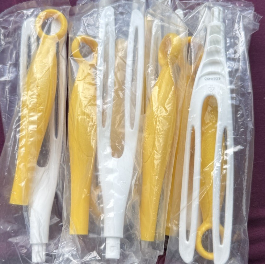 Swiffer Duster Small Handle Replacement Yellow/white New And Sealed