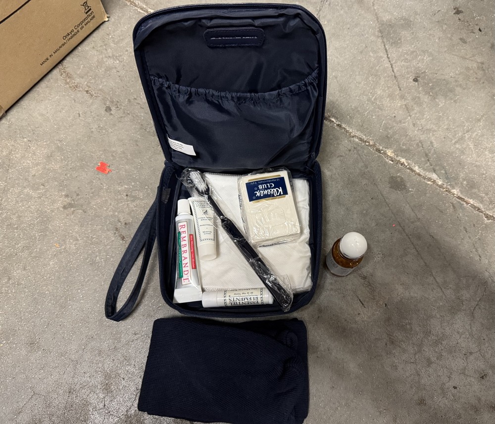 Delta Airlines Travel Kit
