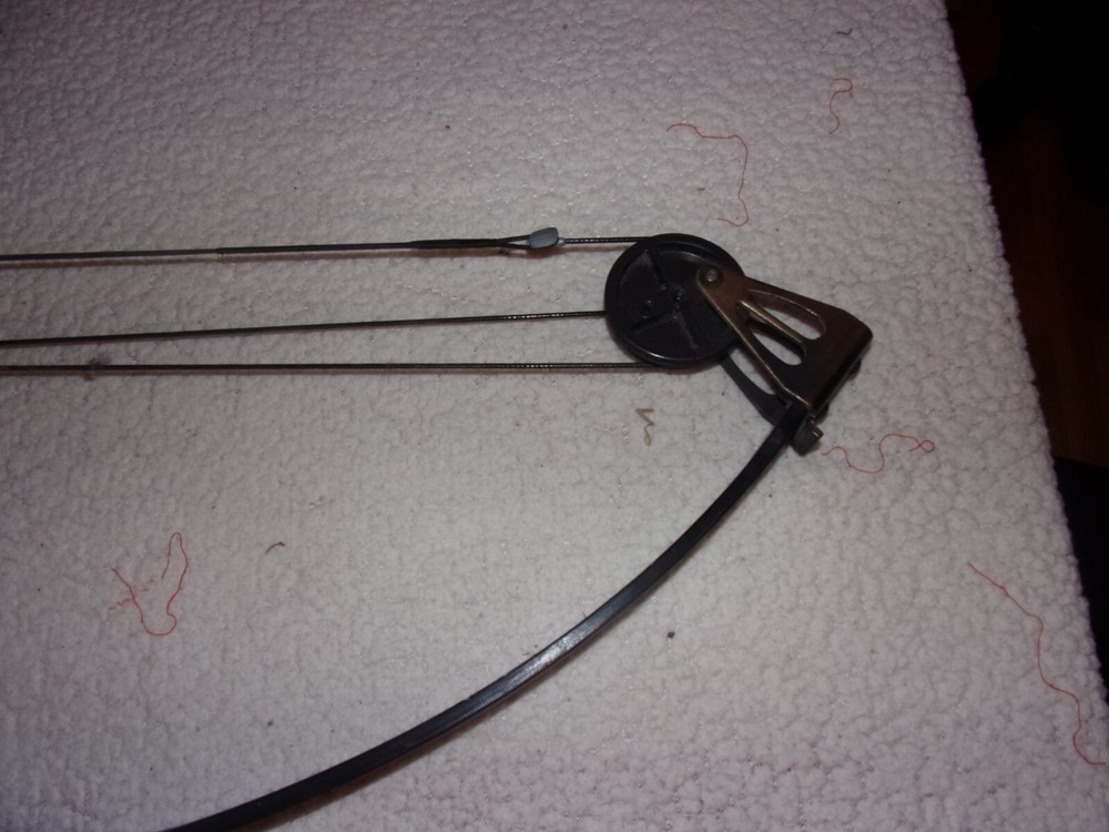 Vintage Ben Pearson Compound Bow