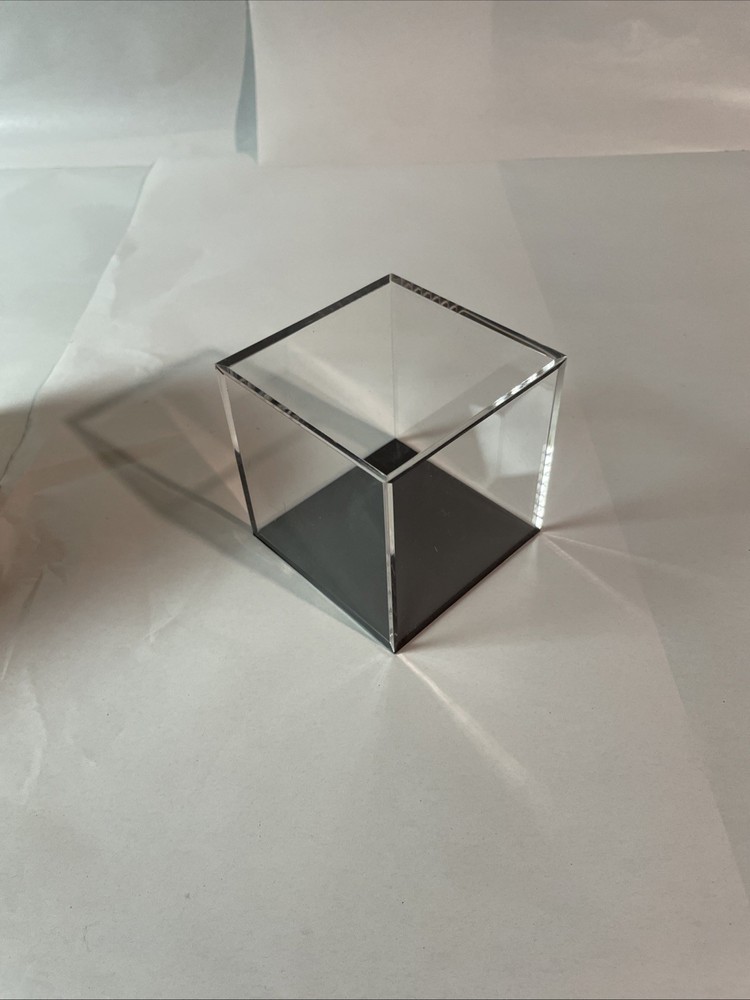 Clear Display Cube 3”x3”x3” For Baseball Or Trinket Display Opens And Closes