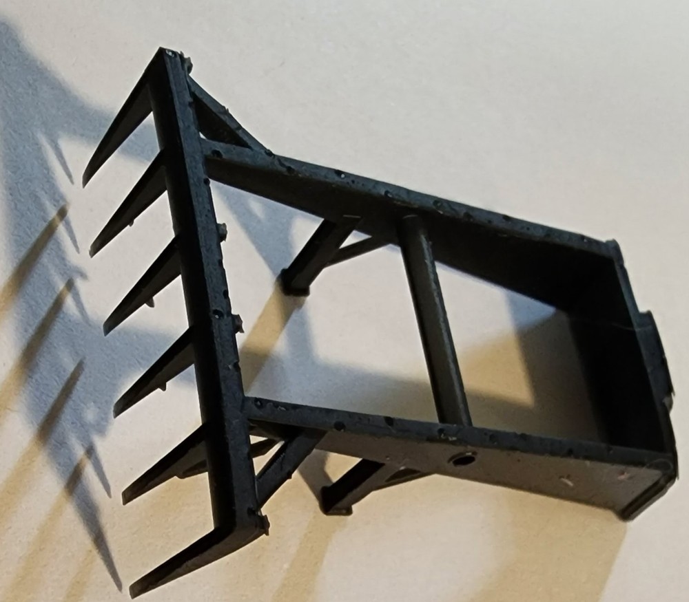 1/64 3D Printed Skid Loader Siliage Rake Attachment