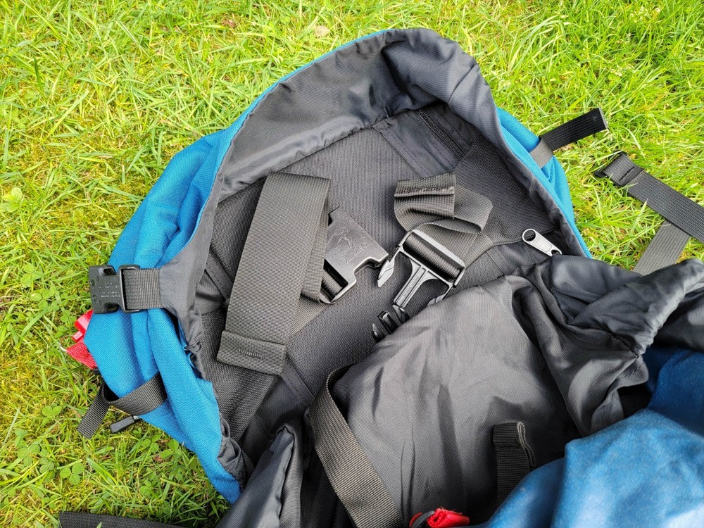 OSPREY 1990's Highlander Vector Two W/ 3L Bladder Internal Frame Hiking Backpack