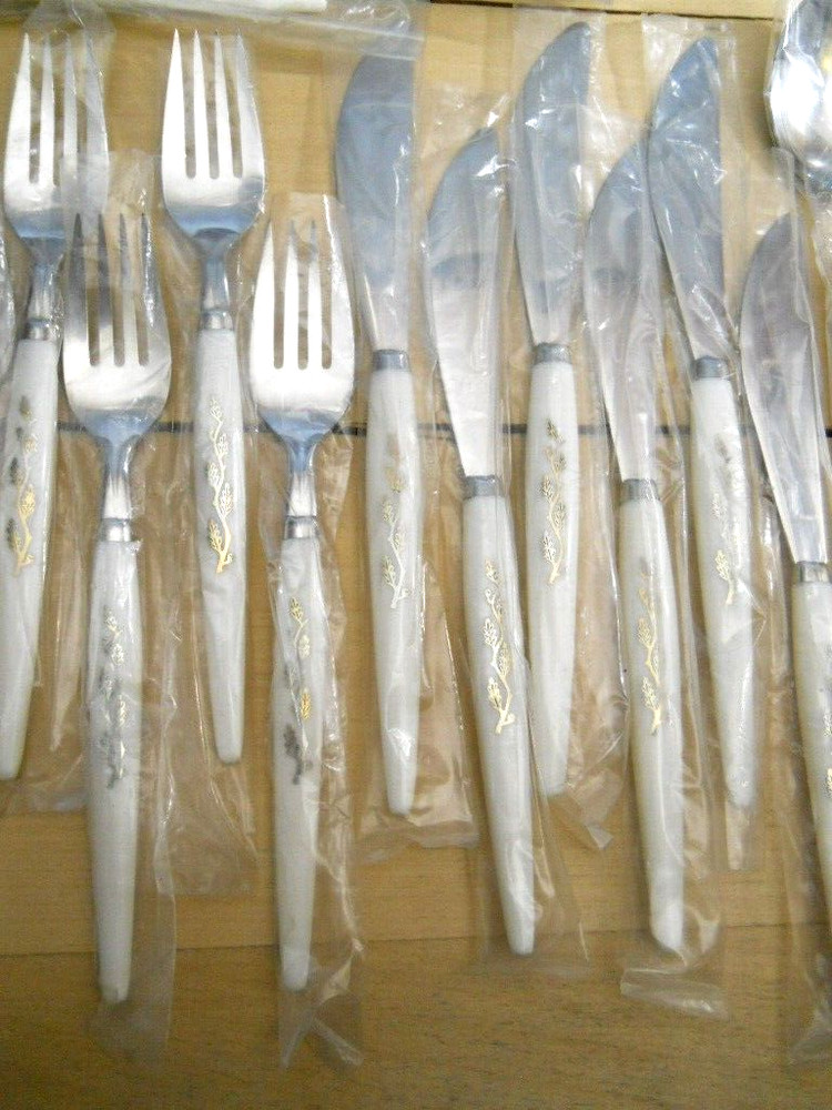 21 Pc Set Royal Crown Bakelite Flatware MCM Danish Modern White Silver Oak Leaf