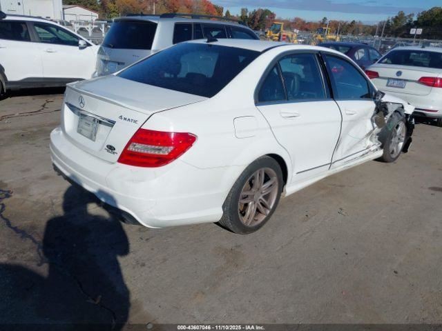 C220 2013 Glove Box 4964459