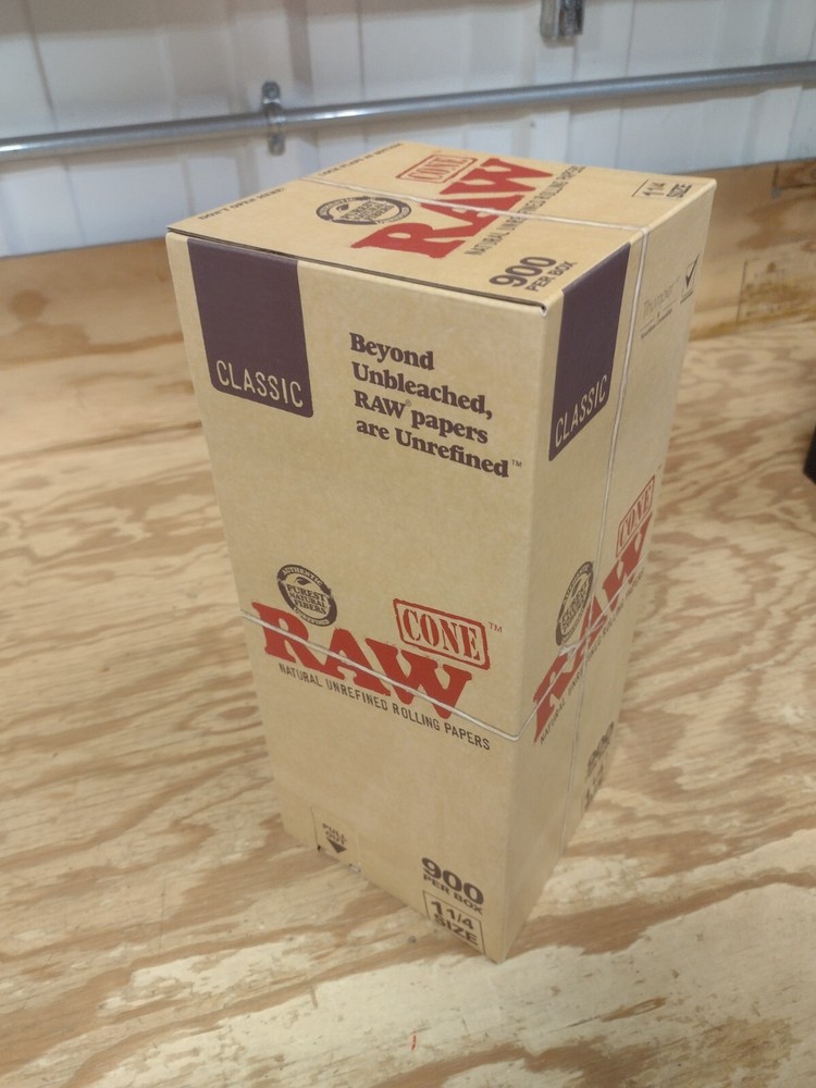 RAW Cones Classic 1 1/4 Size - 900 count - Pre Rolled Cones - BULK