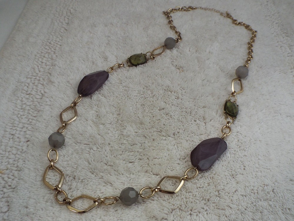 Goldtone Lavender Bead Chain Necklace (C79)