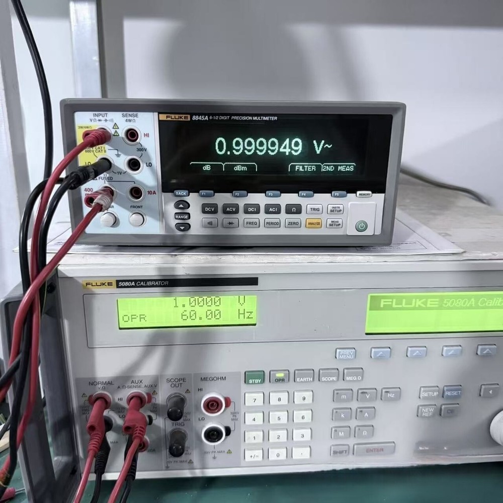 1 pcs Fluke 8845A Digital Multimeter 6.5 Digit Precision Multimeter.