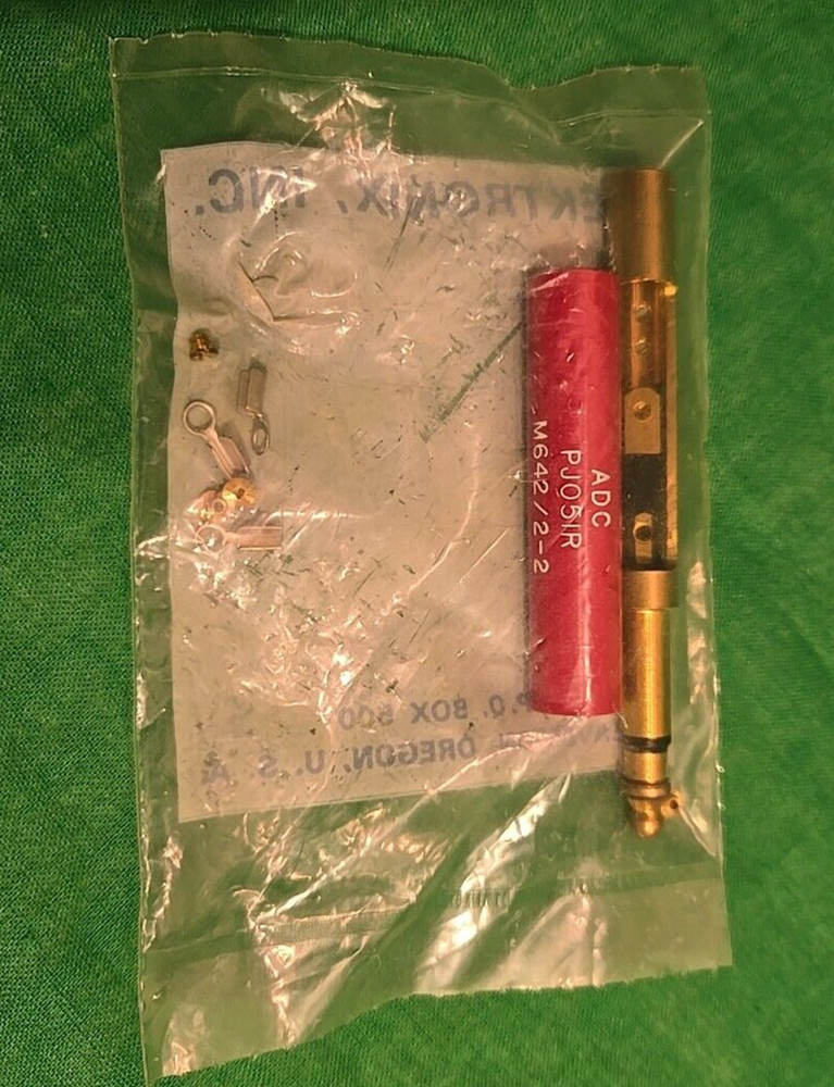 PJ051B - M642/2-2 Plug 3 conductor