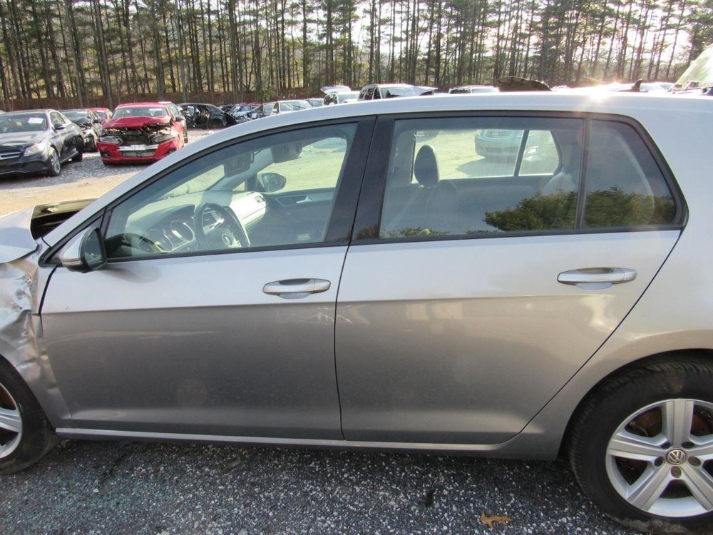 GOLF 2017 Glove Box 1017546