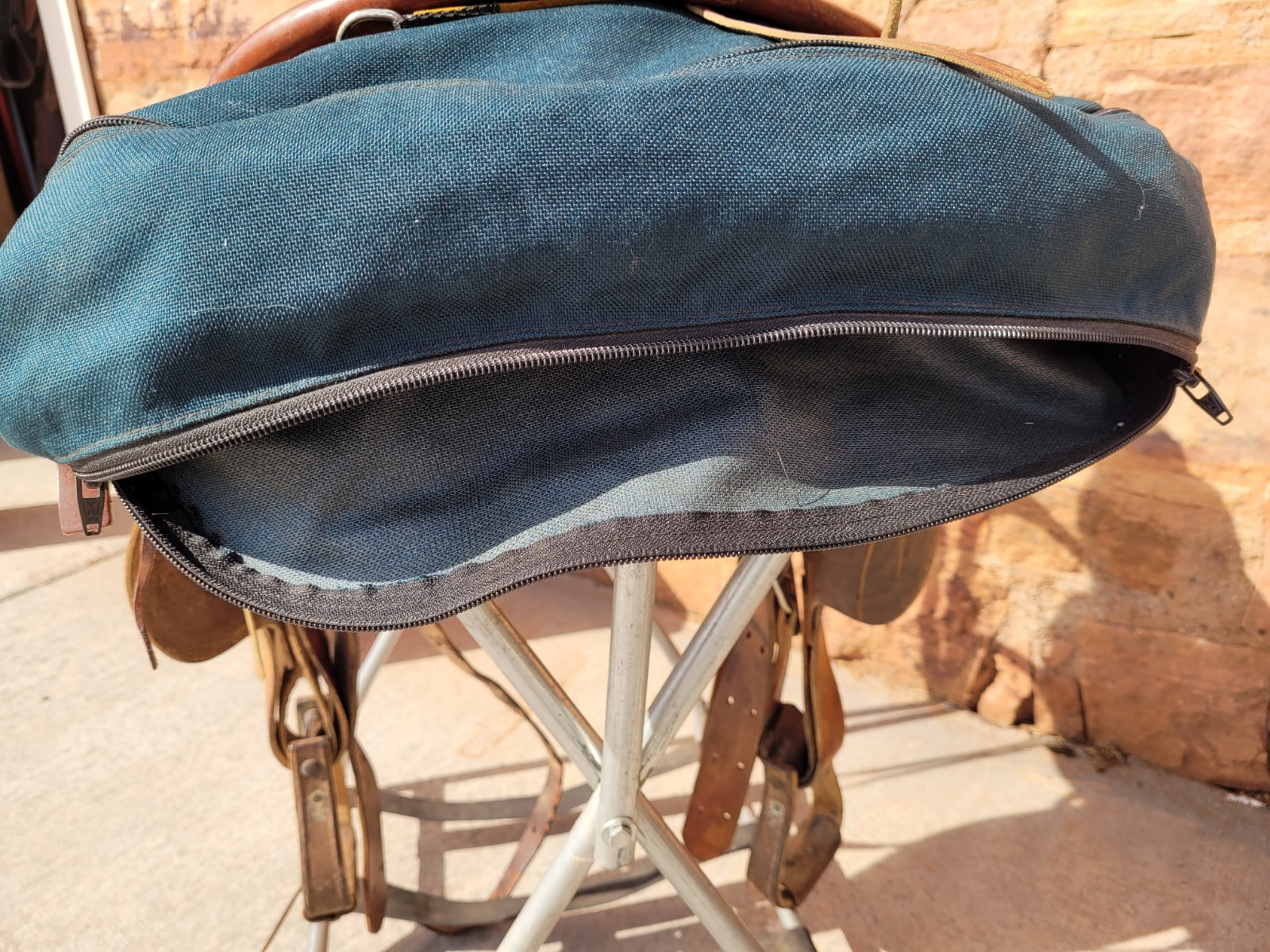 Cantle Saddle Bag with Fold Out Saddle Cover in Dark Blue/Green with Blue Cover