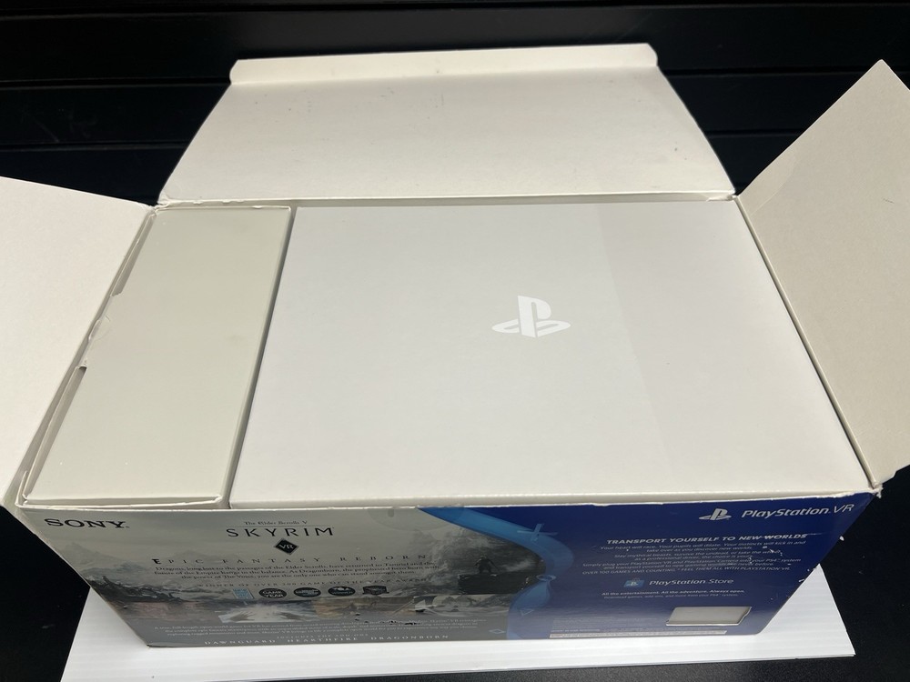 Sony PlayStation The Elder Scrolls V: Skyrim VR Headset Bundle In Box Tested