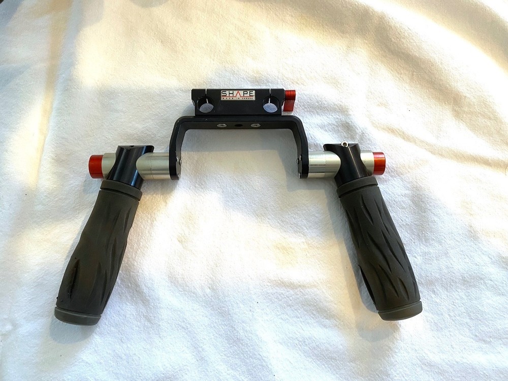 Shape BMPCCOG Shoulder rig