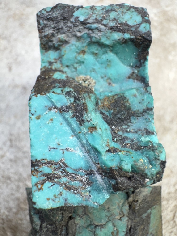 Hubei turquoise stabilized great value very hard solid piece green light matrix