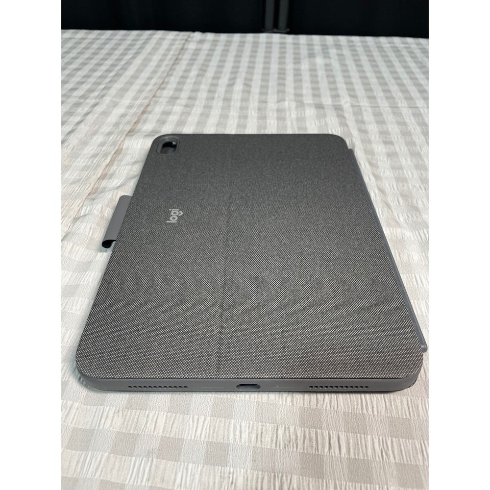 Logitech Combo Touch iPad 10th Gen Keyboard Case Trackpad Backlit Gray A16