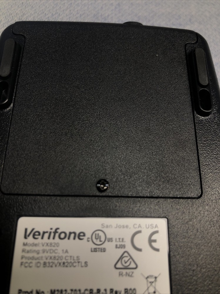 MINT VERIFONE VX820 160MB SC 3SAM STD KEYPAD CTLS / NO CABLE