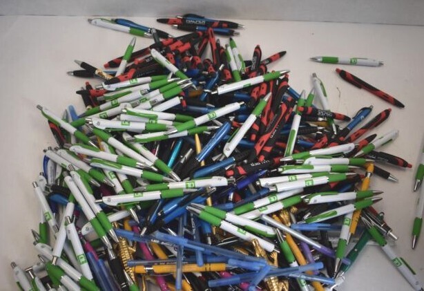 Bulk Office Ink Pens Misprint Plastic Pens 10 lbs ~450 Pens Total Wholesale