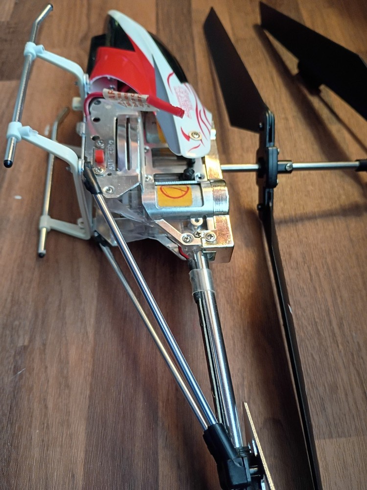 Force Flyers 90102 Hawk 3.5CH Motion Control Helicopter - RC Helicopter Only