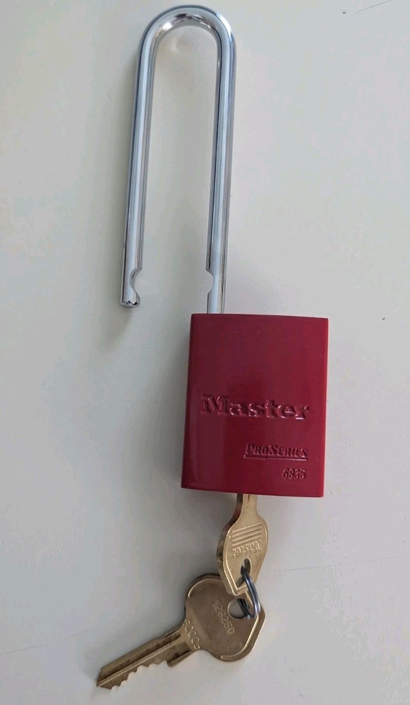 Master Lock 6835KALTRED 3'' Shackle Padlock