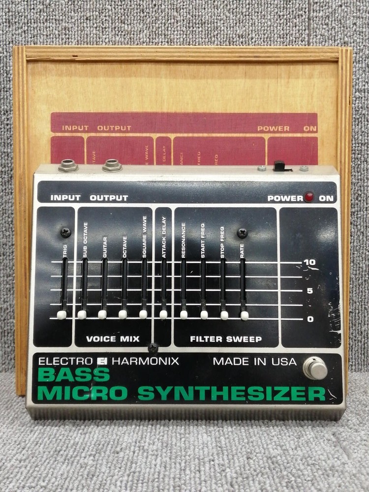 Electro-Harmonix Bass MicroSynth Guitar Effects Micro Synth Synthesizer Pedal