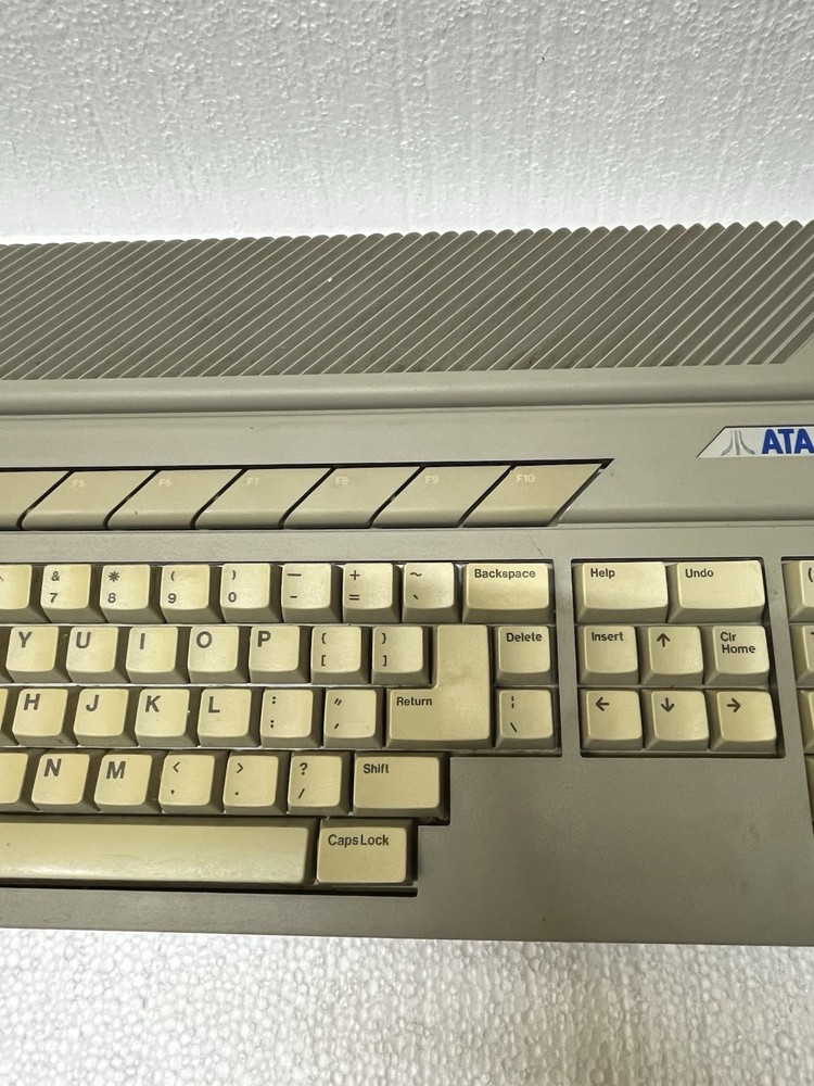 atari 520 st computer & Power Supply Powers On