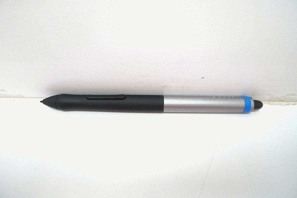 Wacom Intuos Small Tablet CTL-480 w/ Pen & Cable