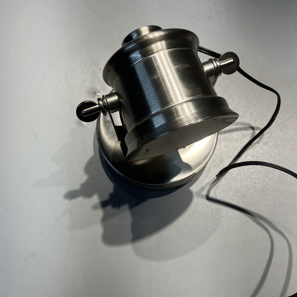 Desktop Spotlight crome very bright