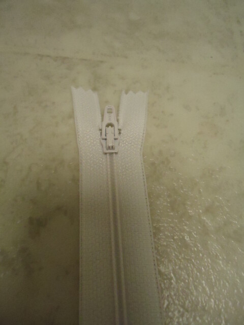 White Polyester 14” Zipper
