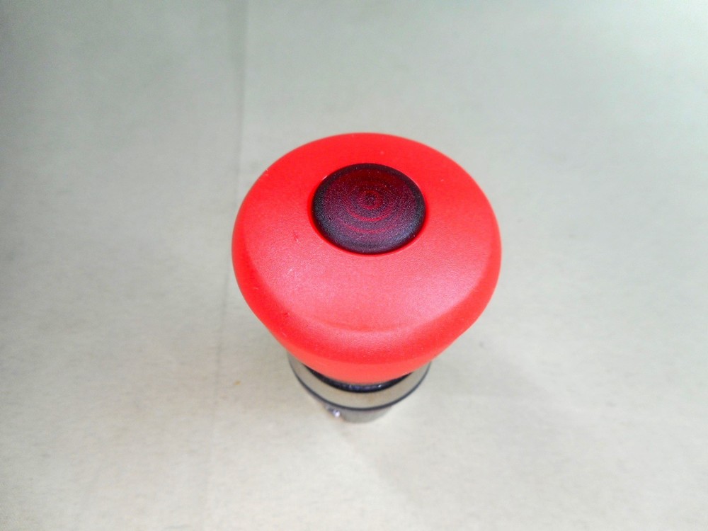 Allen Bradley 800FM-LMP44 push button operator (NIB)