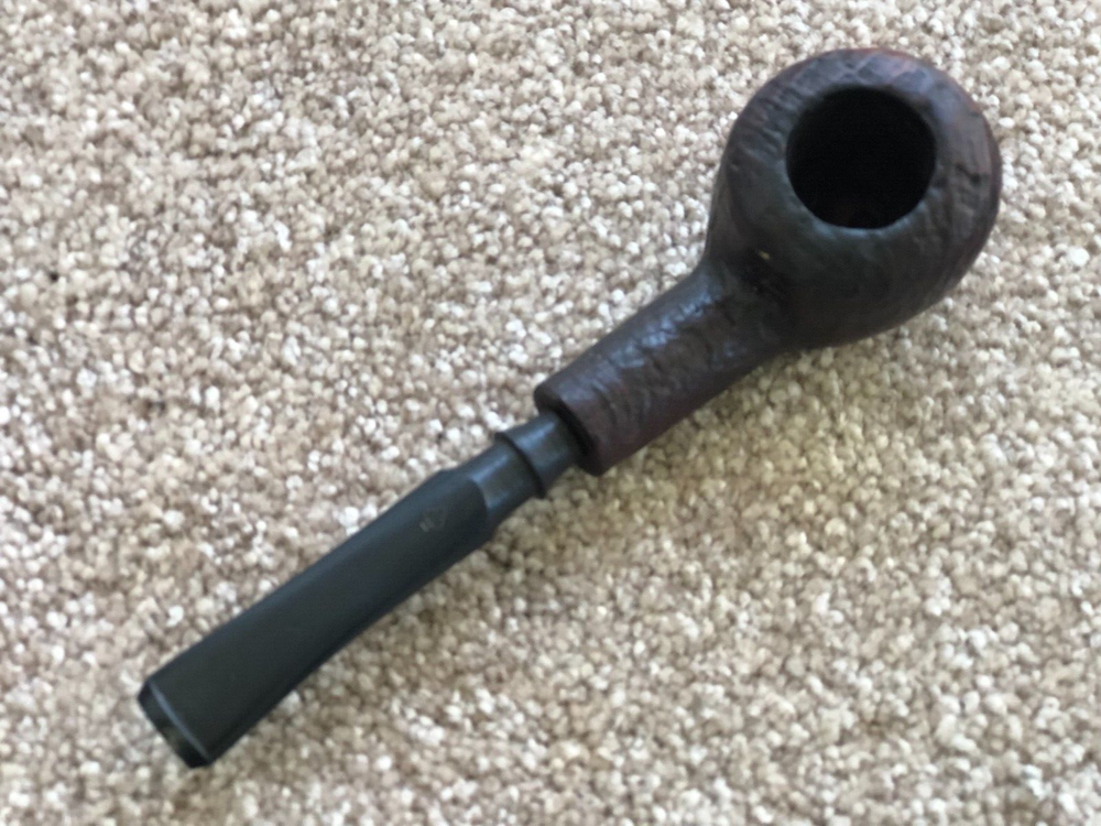 KAYWOODIE RUSTICATED AUTHOR SAXON BRIAR PIPE