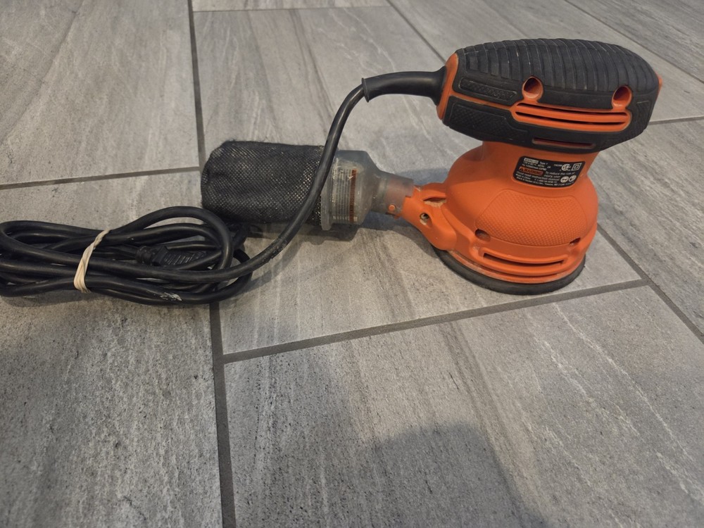 Black+Decker BDER0100 5" Random Orbit Sander Corded – Tested Working, Save $