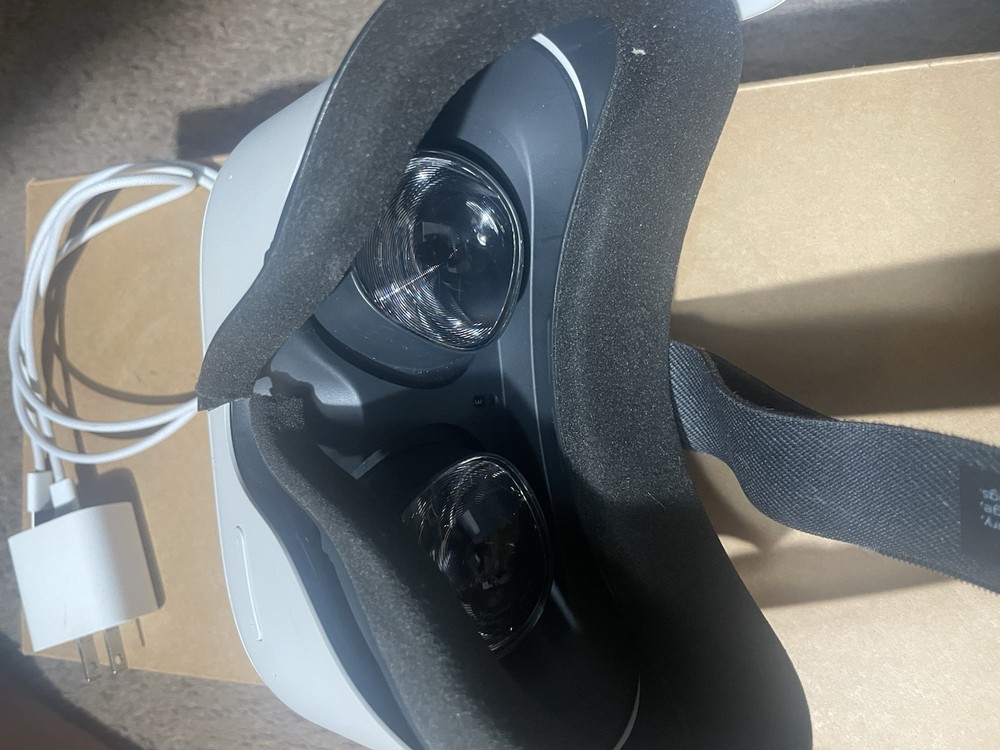 Meta Oculus Quest 2 256GB VR Headset - White