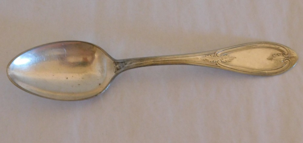 Teaspoon / Youth Spoon - ROGERS BROS A1 Mark - Unknown Leaf Pattern #P182