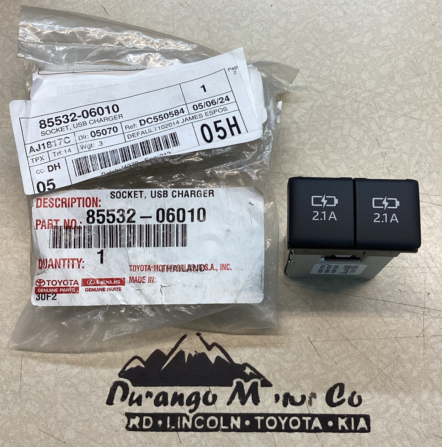 TOYOTA 2018-2021 TUNDRA TACOMA CENTER CONSOLE DUAL USB PORT CHARGER 8553206010