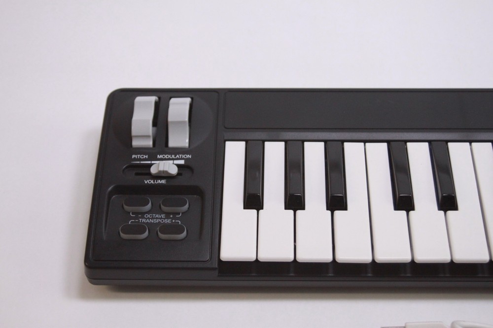 Midiplus, 32-Key Midi Controller, 32-Key (AKM320)