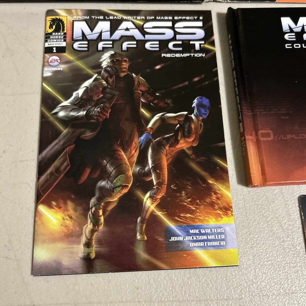 Mass Effect 2 Collector's Edition Art Book Comic More
