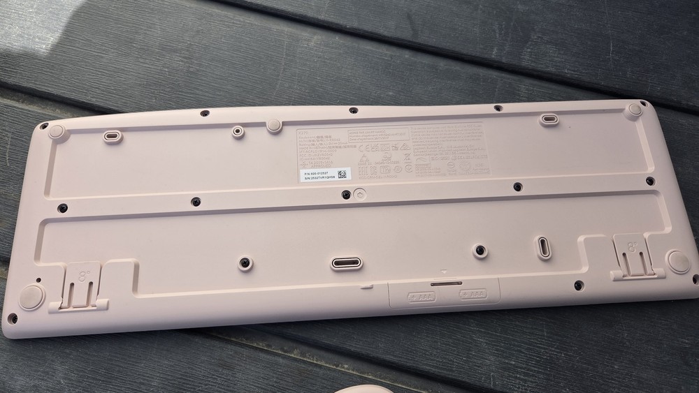 Logitech Wireless Keyboard and Mouse Combo - Pink